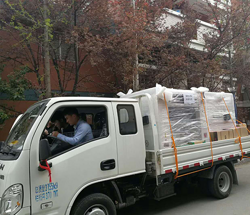 溫州客戶SMT設(shè)備專車送貨，貨到上門(mén)安裝調(diào)試